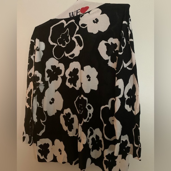 Contemporary Lane Bryant Light Weight Button Cardigan Sweater - Picture 2 of 3